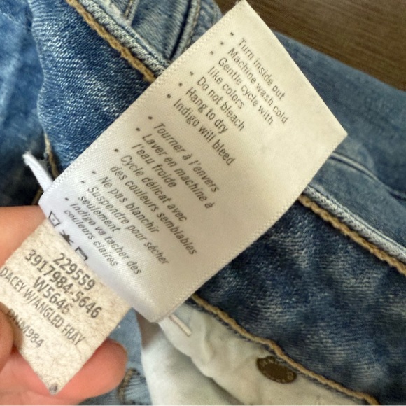 PAIGE Hoxton Crop Midrise Stretch Jeans in Dacey with Angled Fray Wash - Picture 6 of 7